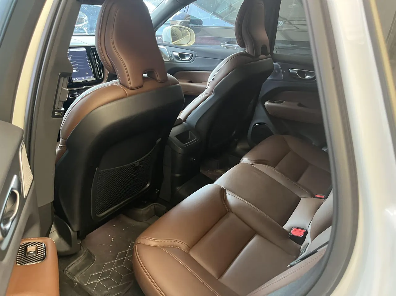 Volvo XC60 New Energy 2024 XC60 PHEV 2.0T T8 Long Endurance Four-wheel Drive Zhiya Deluxe Edition Automatic Gear 4