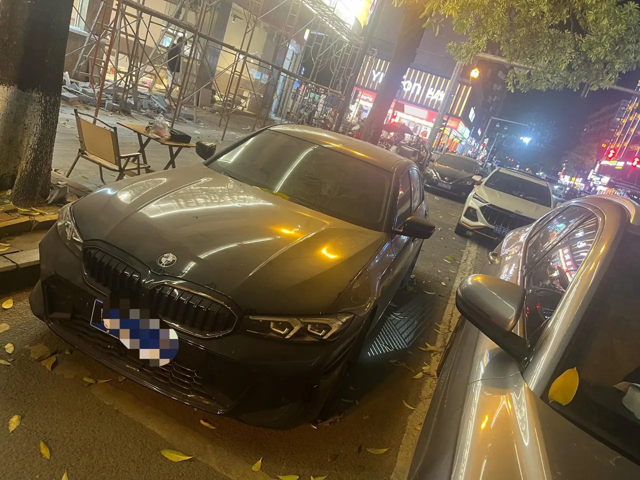 Открыть галерею: BMW 3 Series 2025 330Li 2.0T M Sports Obsidian Night Suit Automatic Gear
