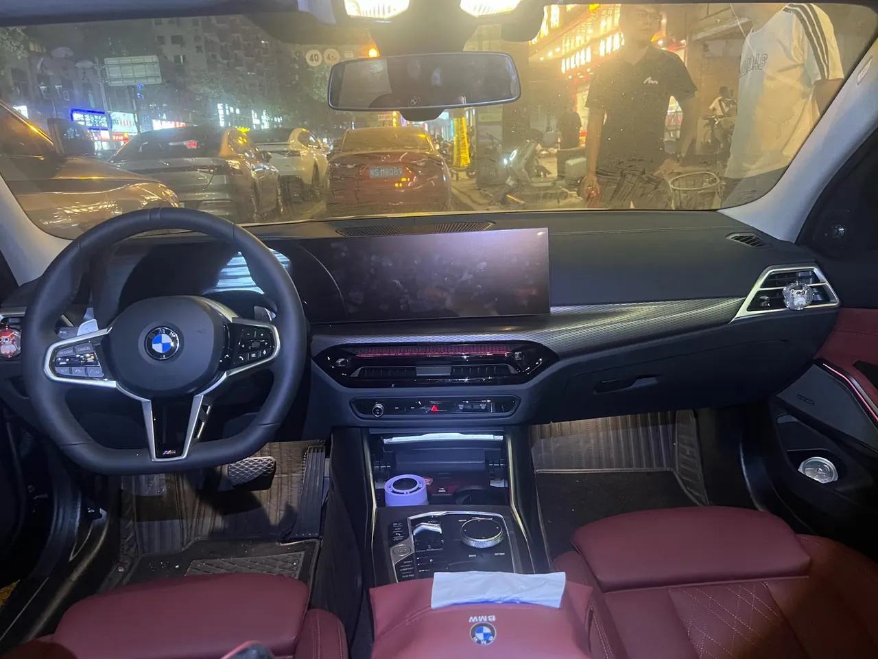 BMW 3 Series 2025 330Li 2.0T M Sports Obsidian Night Suit Automatic Gear 4