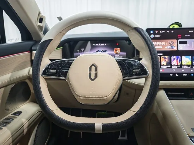 AITO 2025 AITO M5 extended-range Ultra rear-drive automatic gear 6