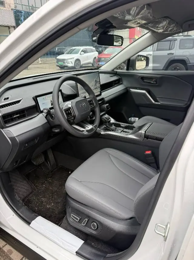 Toyota 2026 RAV4 Rongfang Double Engine 2.0 Stepless Two-Drive Elite Automatic Gear 5