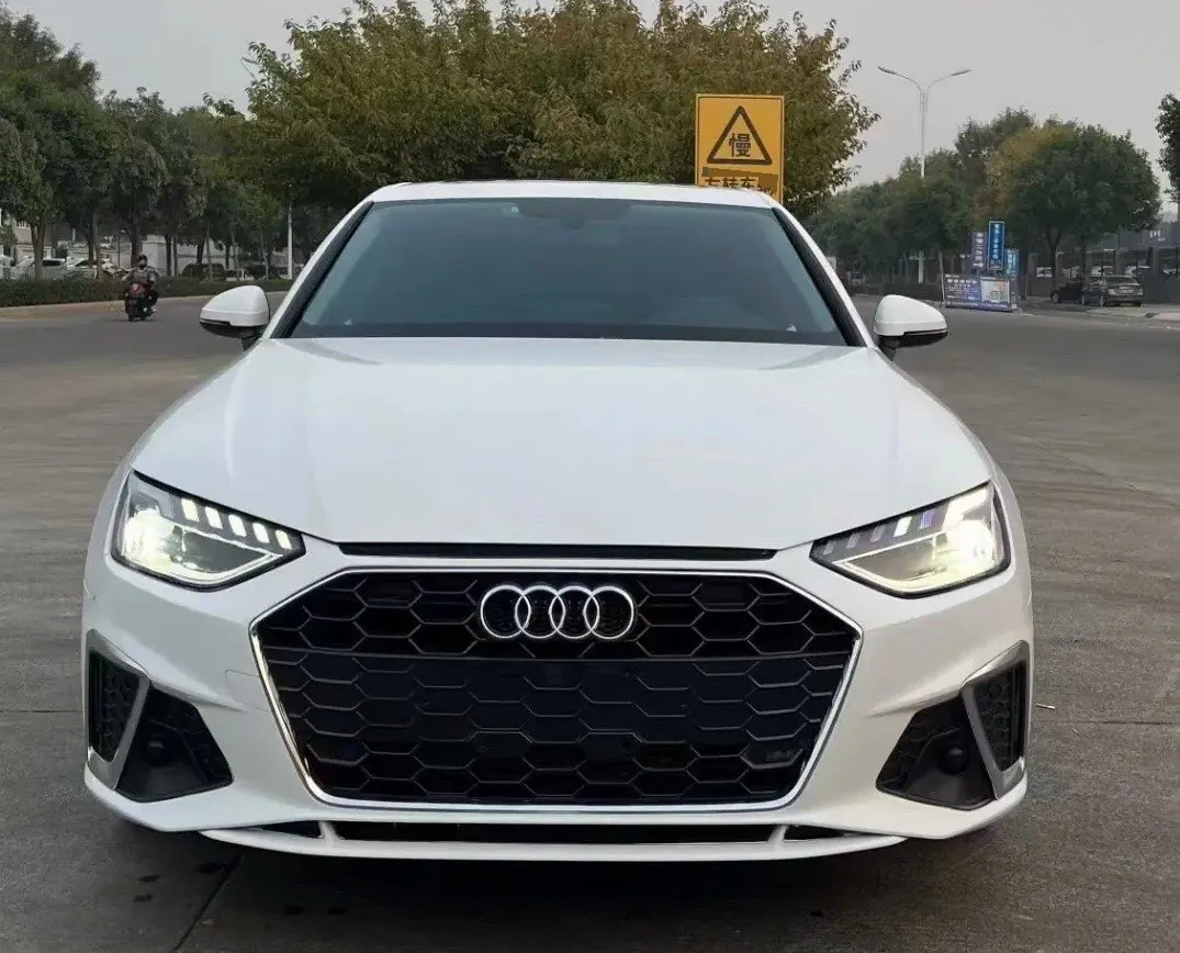 Audi 2020 A4L 2.0TFSI 40TFSI Quattro Deluxe Elegant Automatic 2