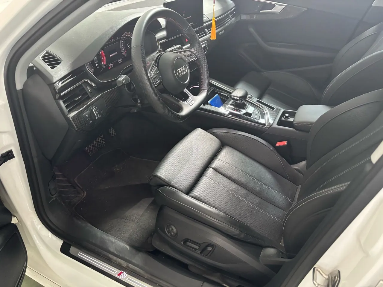 Audi 2020 A4L 2.0TFSI 40TFSI Deluxe Dynamic Automatic 3
