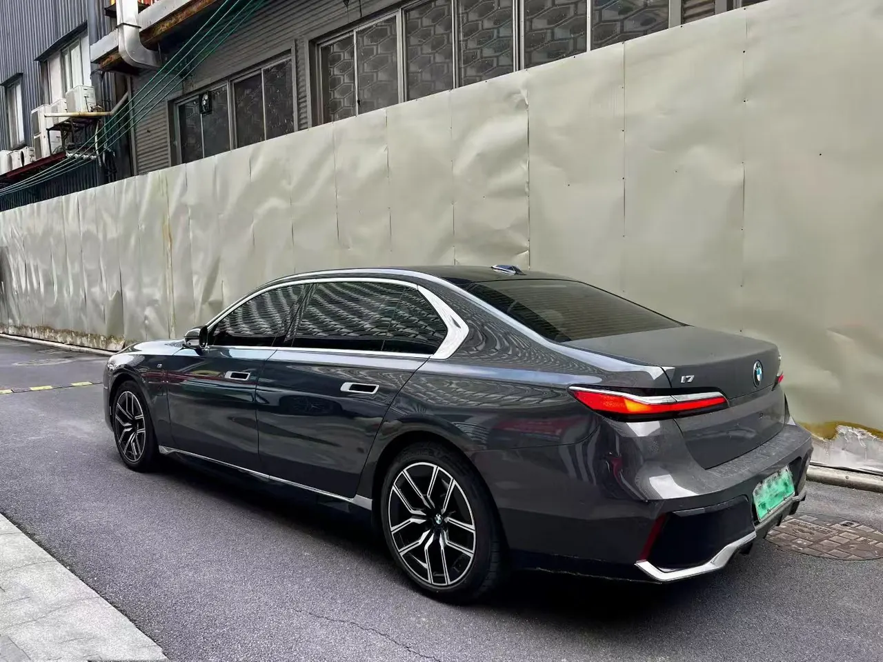 BMW i7 (Imported) 2023 i7 eDrive50L Leading M Sports Suit Automatic Gear 4