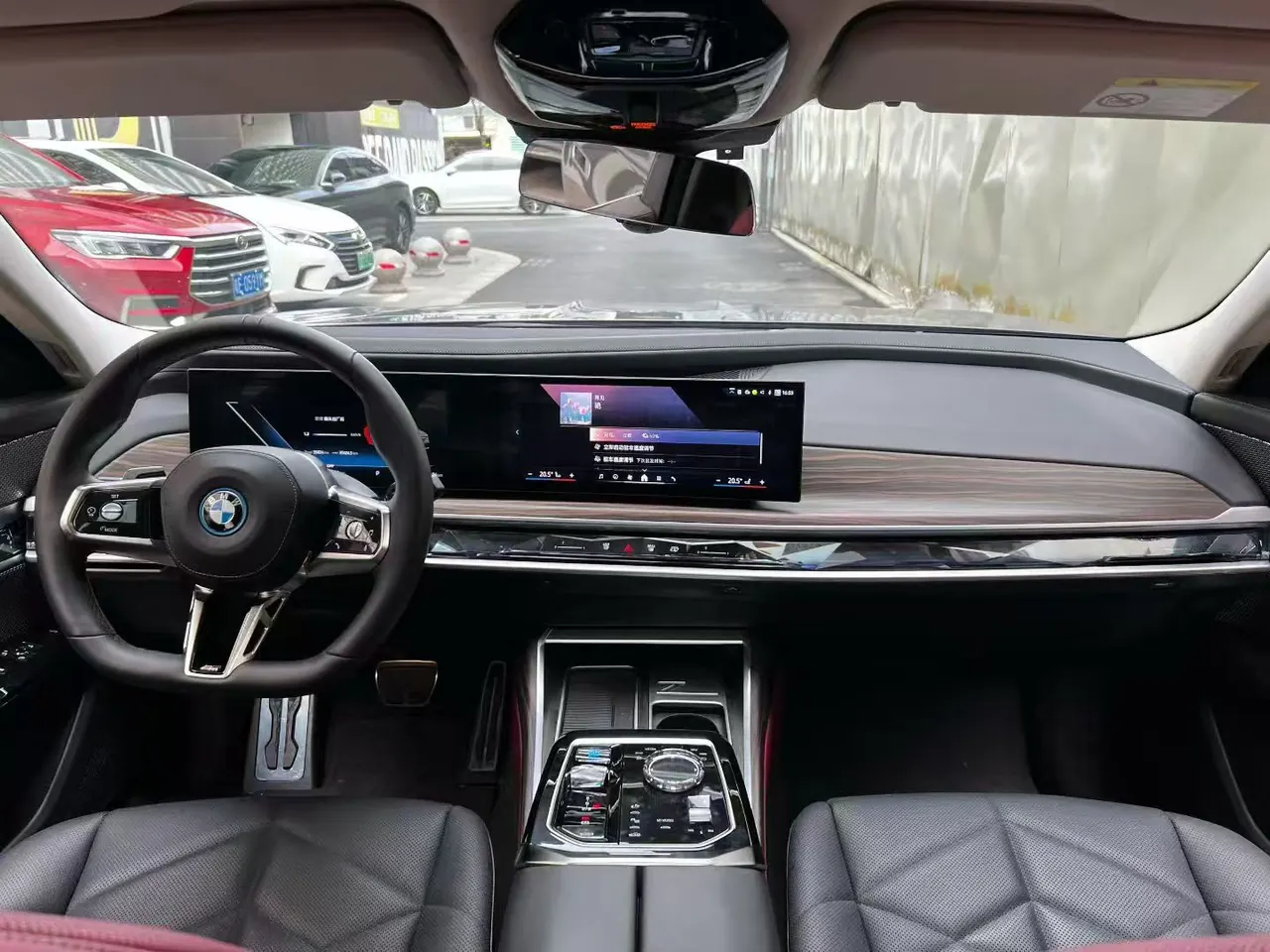 BMW i7 (Imported) 2023 i7 eDrive50L Leading M Sports Suit Automatic Gear 7