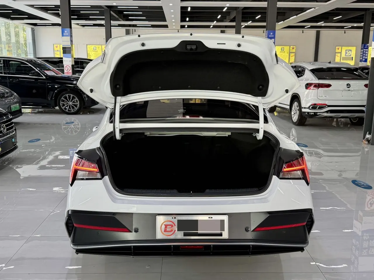 Hyundai 2023 Elantra -3-compartment 1.5 stepless LUX premium automatic gear 11