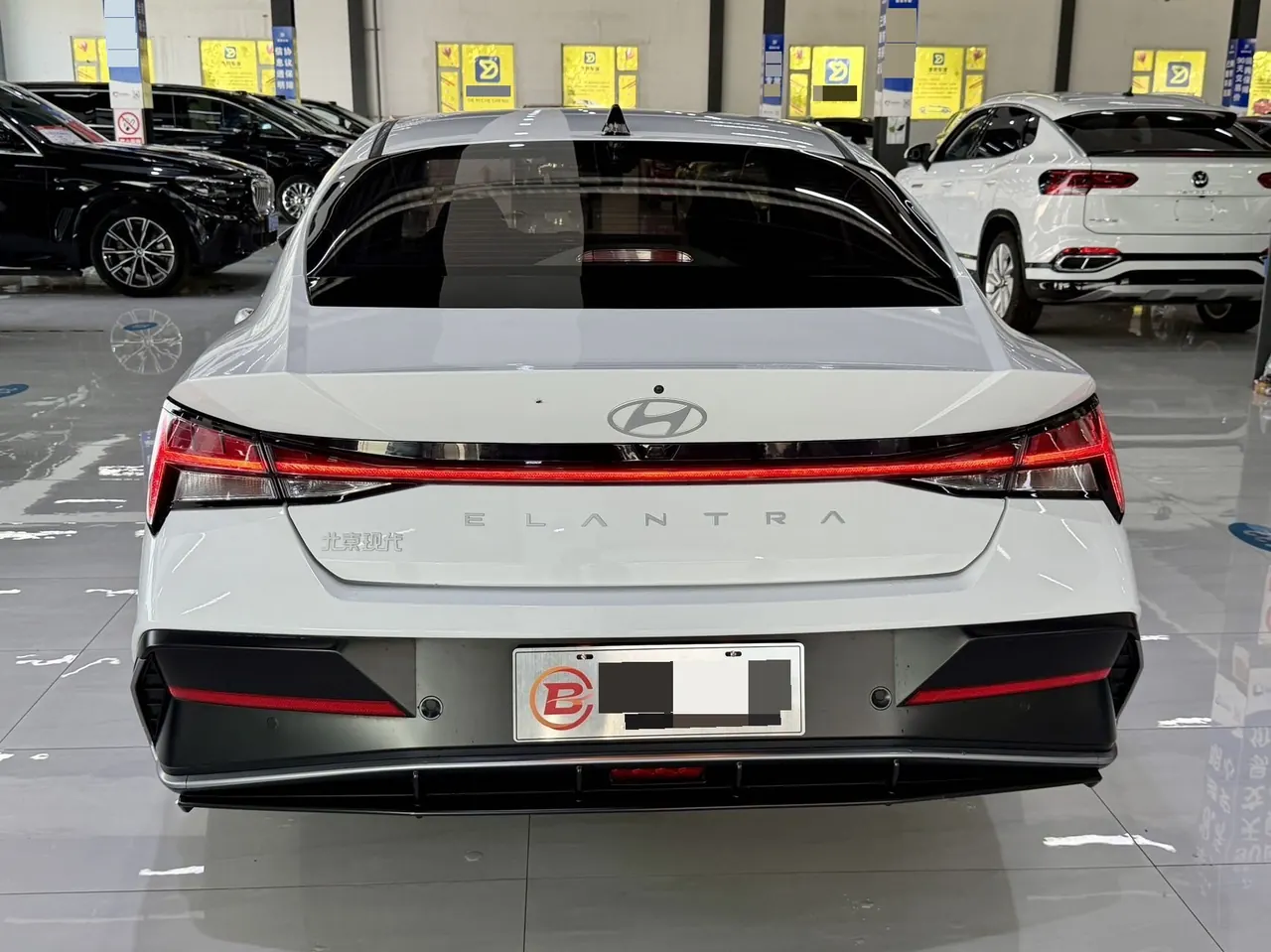 Hyundai 2023 Elantra -3-compartment 1.5 stepless LUX premium automatic gear 9