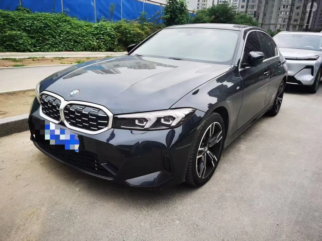 Open image lightbox: BMW 3 Series 2024 325i 2.0T M Sports Suit Automatic Gear