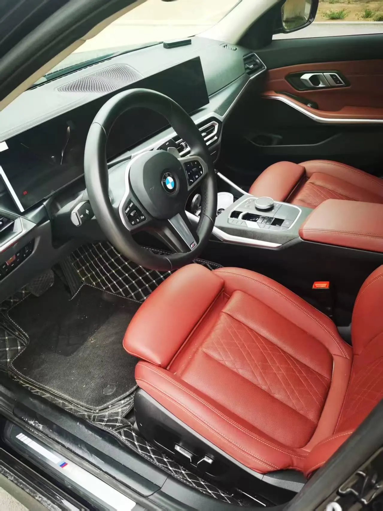 BMW 3 Series 2024 325i 2.0T M Sports Suit Automatic Gear 4