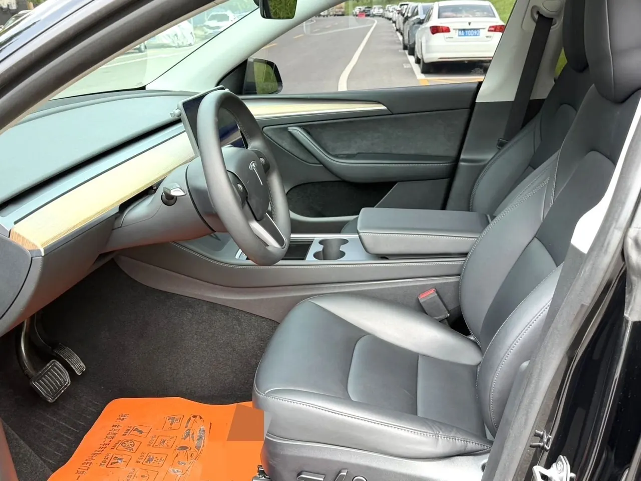 Tesla 2022 Model Y rear-wheel drive version (facelift) automatic gear 3