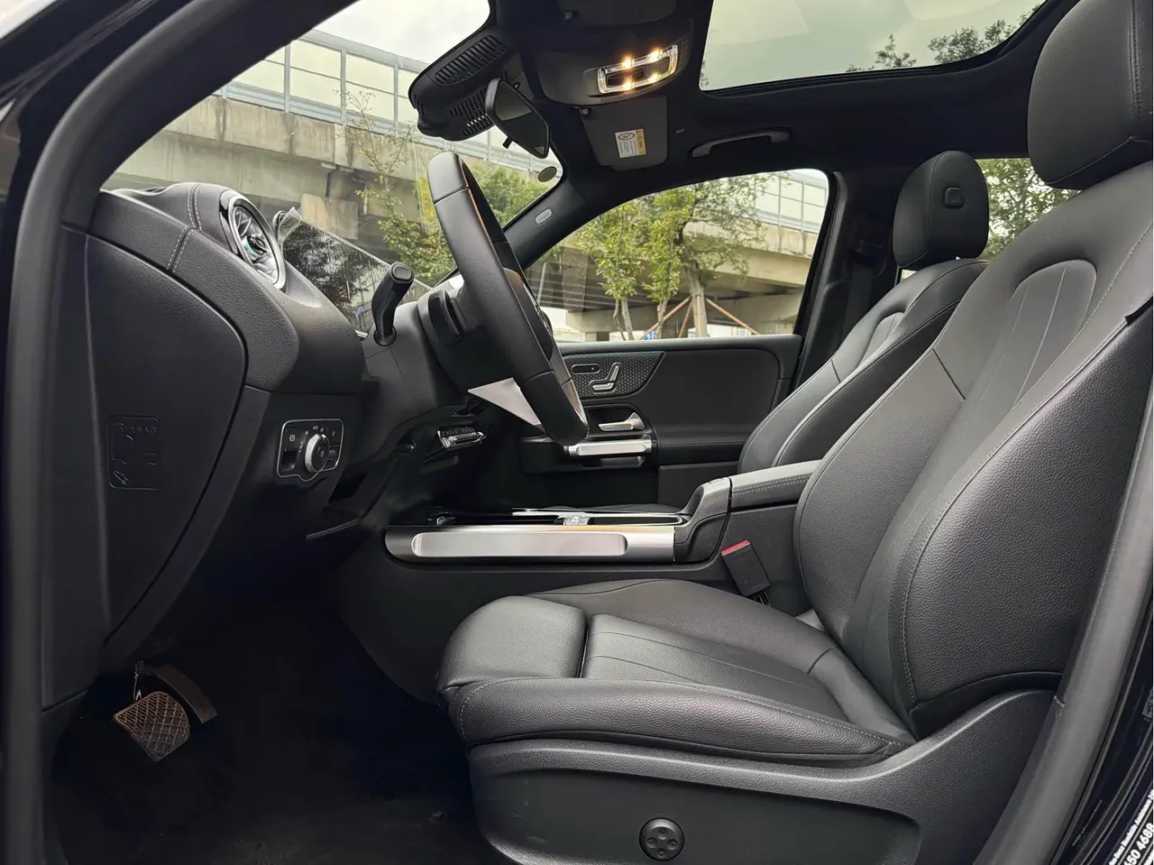 Mercedes Benz 2025 EQB 260 EQB 260 Automatic 5