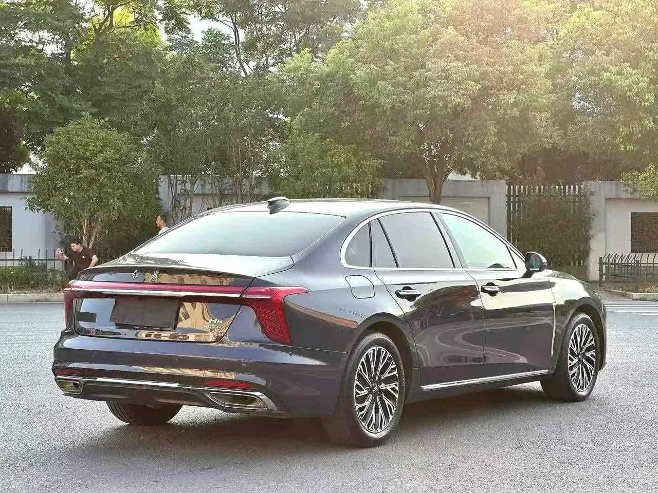 HongQi 2023 H5 2.0T Zhilian Qi Chang Edition Automatic Gear 5