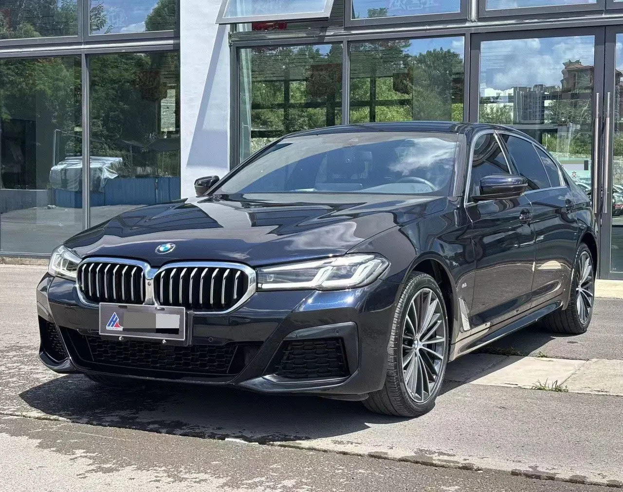 Open image lightbox: BMW 5 Series 2022 530Li 2.0T Leading M Sports Suit (Modified) Automatic Gear