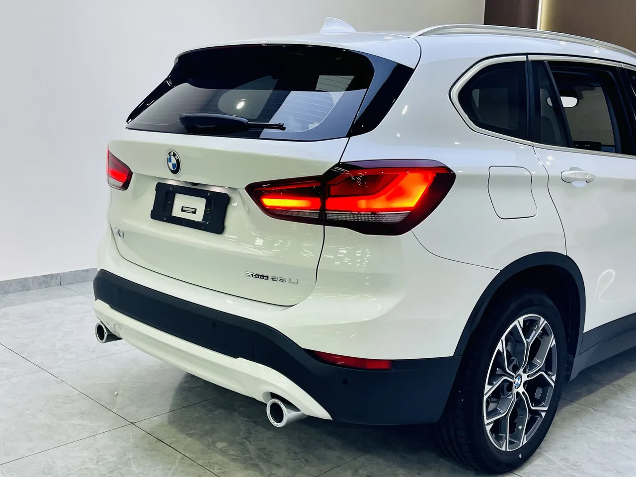 BMW 2022 X1 sDrive25Li 2.0T Leading Automatic Gear 11