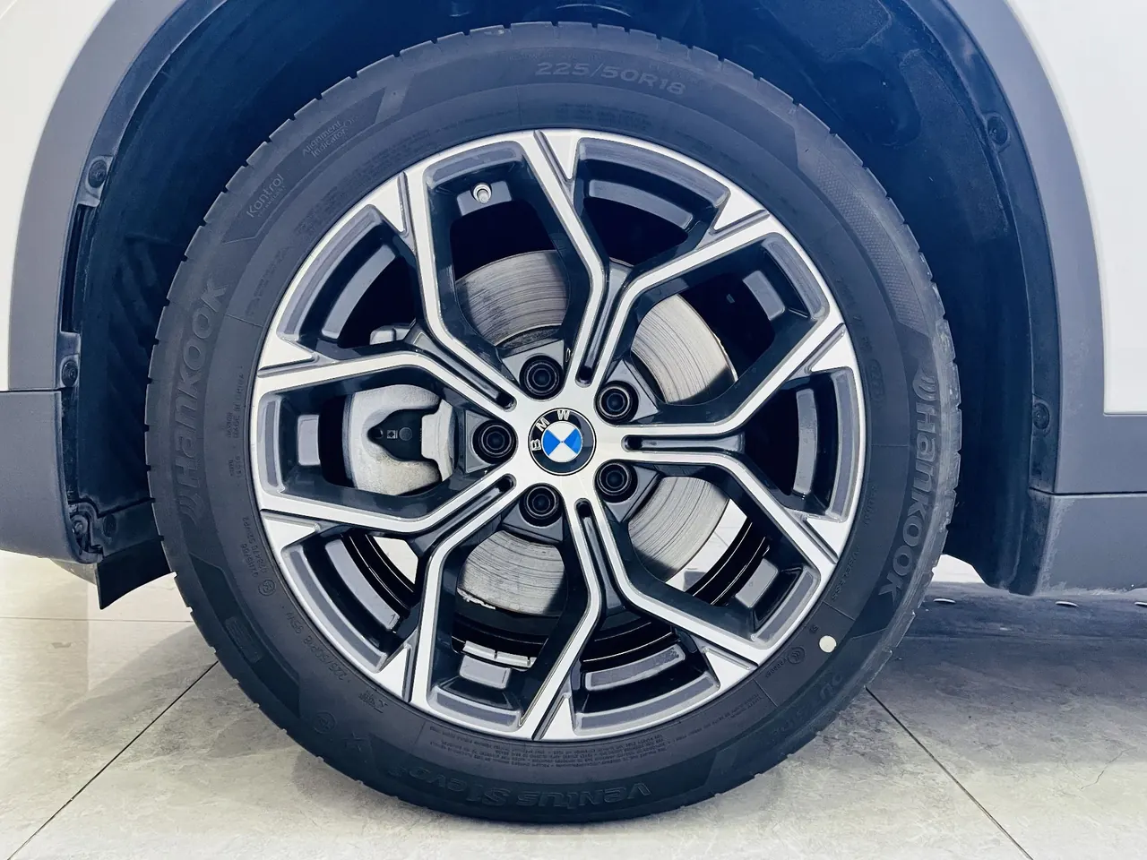 BMW 2022 X1 sDrive25Li 2.0T Leading Automatic Gear 13