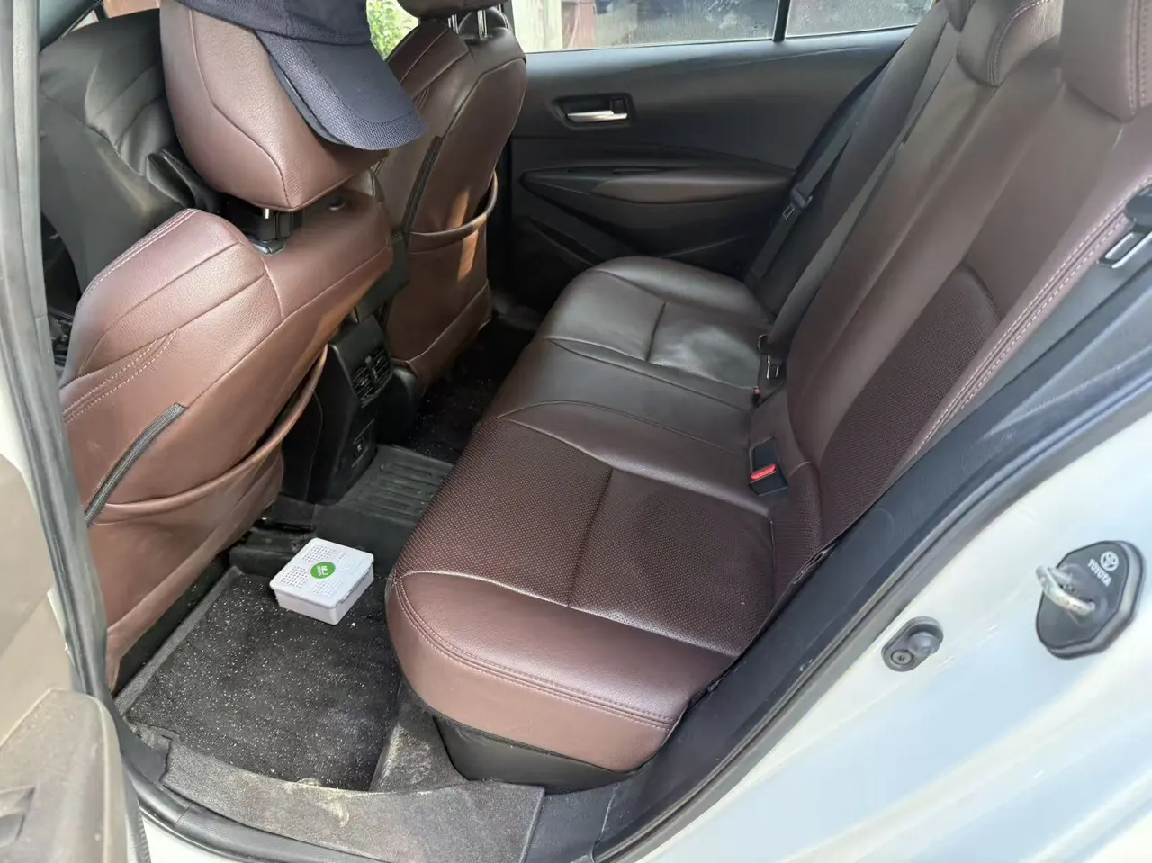 Toyota 2022 Lei Ling Shuangqing 1.8H Stepless Leading Edition Automatic Gear 4