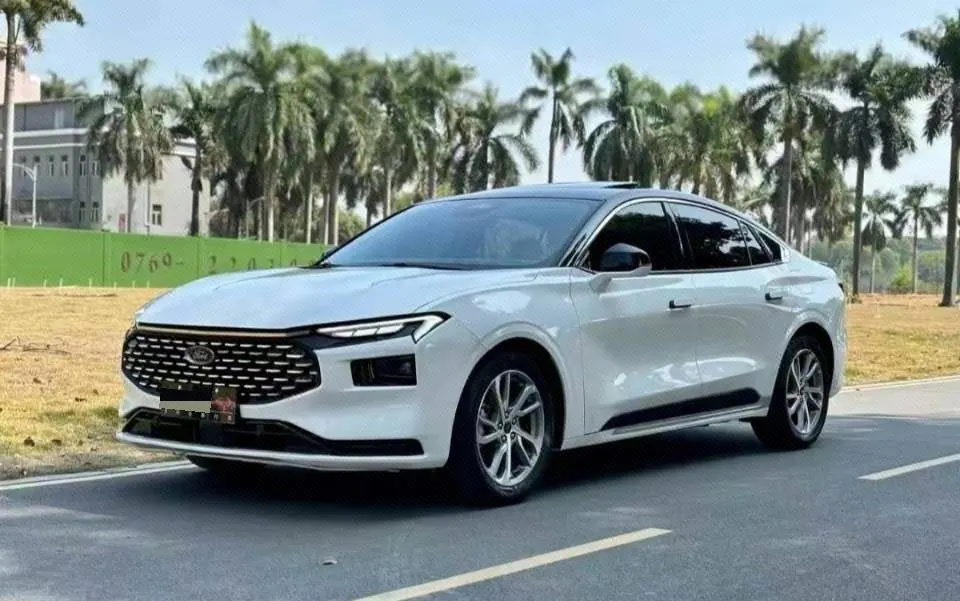 Open image lightbox: Ford 2023 Mondeo 2.0T EcoBoost 245 luxury automatic gear