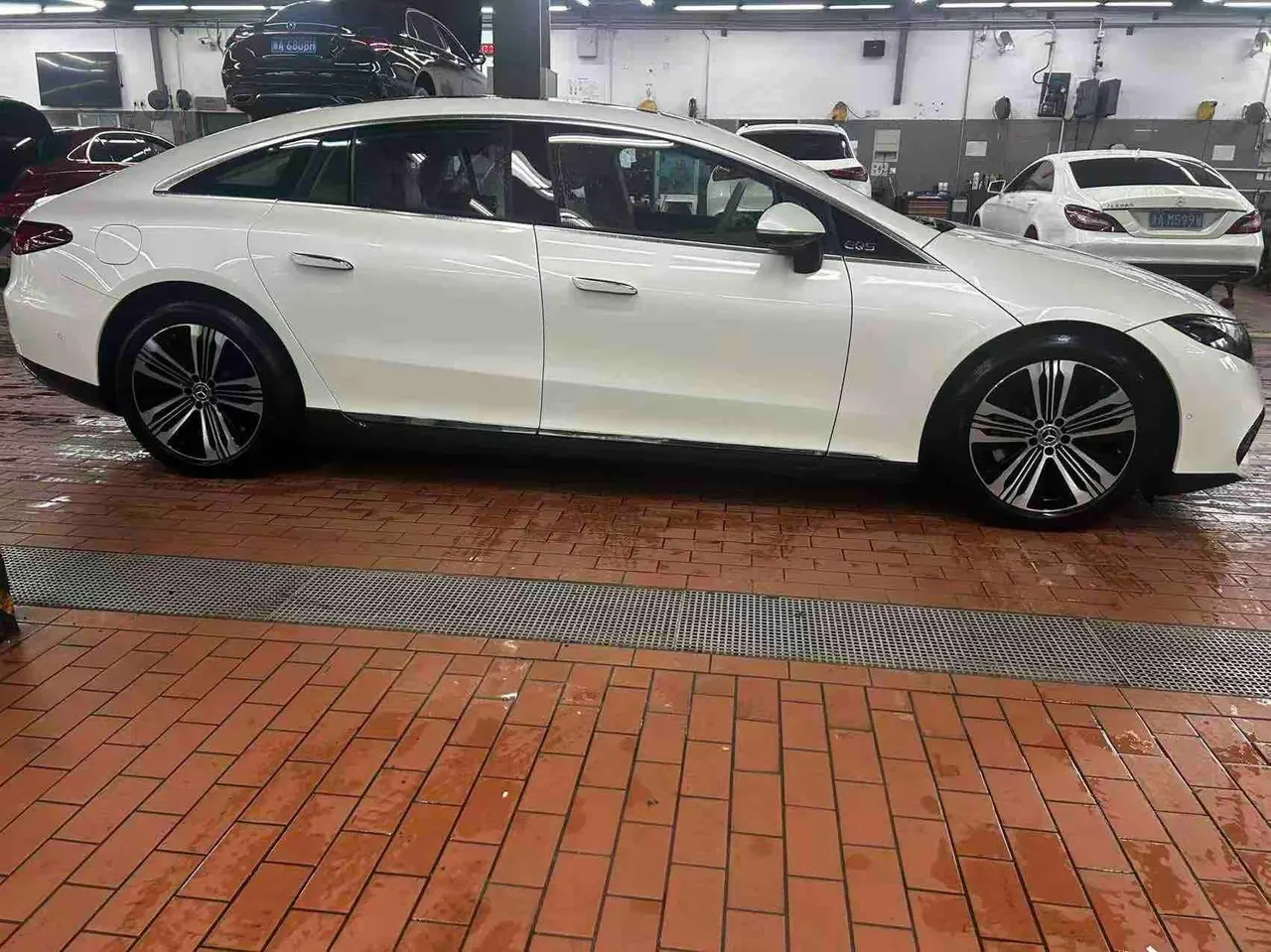 Mercedes Benz EQS (Imported) 2023 EQS 450 Pioneer Edition Automatic Gear 4