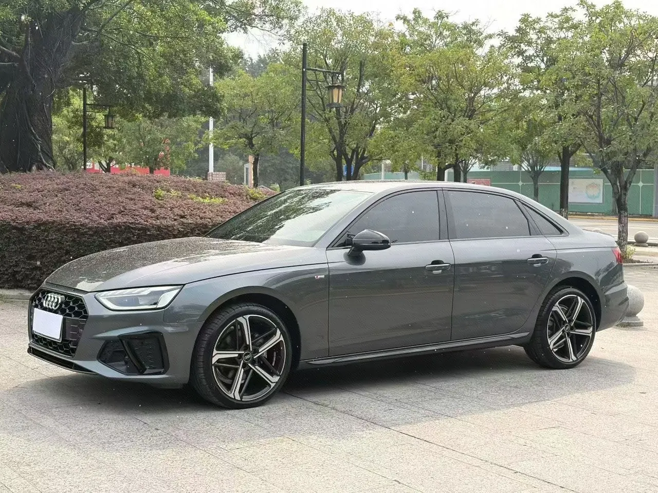 Open image lightbox: Audi 2025 A4L 2.0TFSI 45TFSI 2 million Yuexiang Edition Quattro Selected Dynamic Automatic Gear