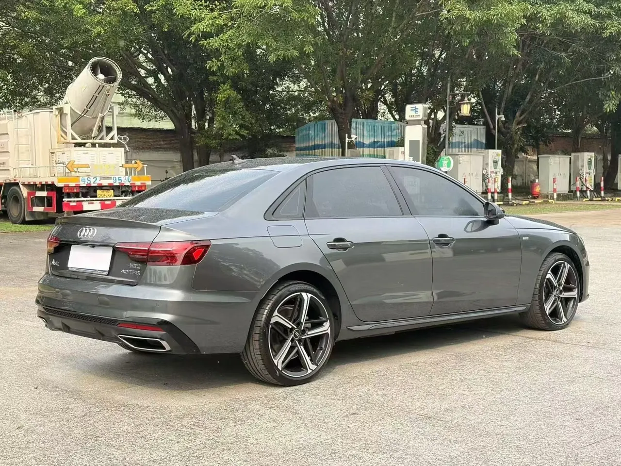 Audi 2025 A4L 2.0TFSI 45TFSI 2 million Yuexiang Edition Quattro Selected Dynamic Automatic Gear 5