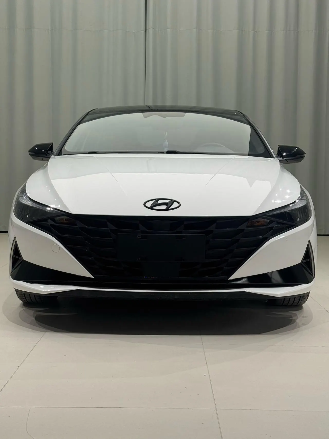 Hyundai 2023 Elantra -3-compartment 1.5 stepless LUX premium automatic gear 2