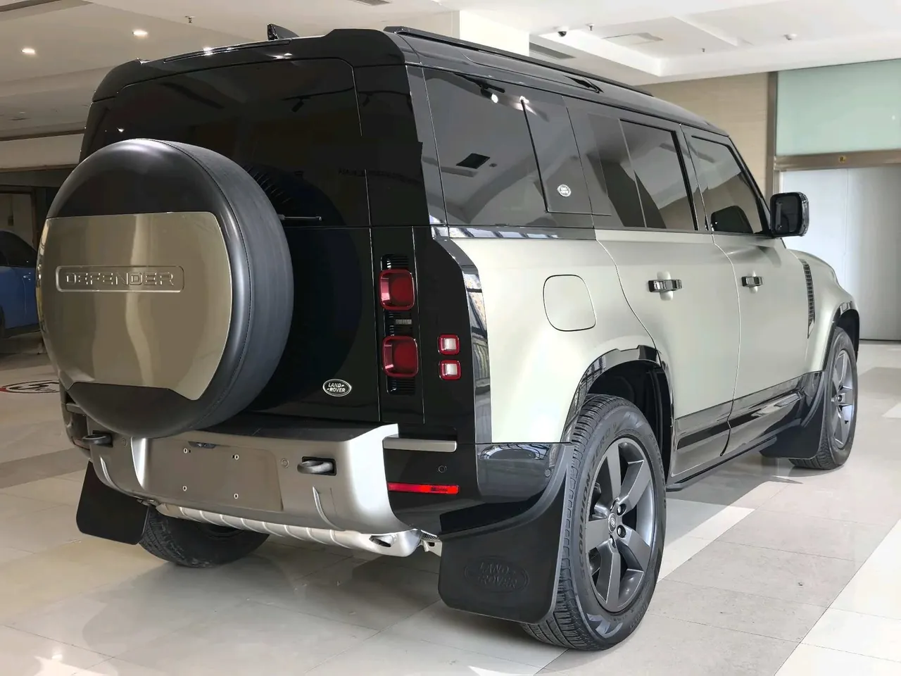 Land Rover Guard (Imported) 2022 Guard 110 48V 3.0T P400 X-DYNAMIC HSE Automatic Gear 11