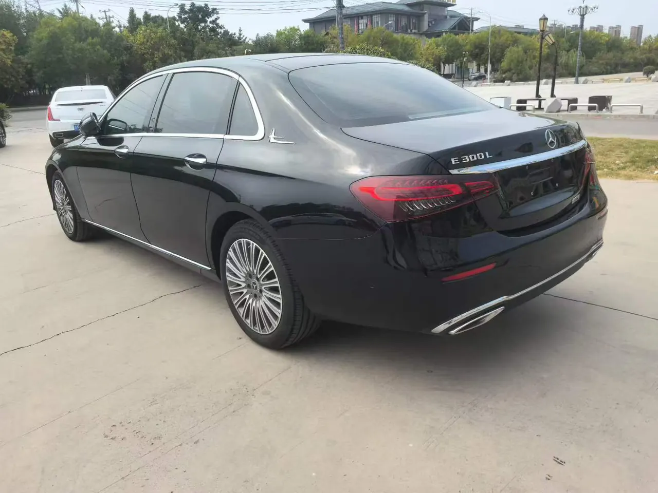 Mercedes Benz E-Class 2023 E 300 L 2.0T Sports Fashion Automatic Gear 4