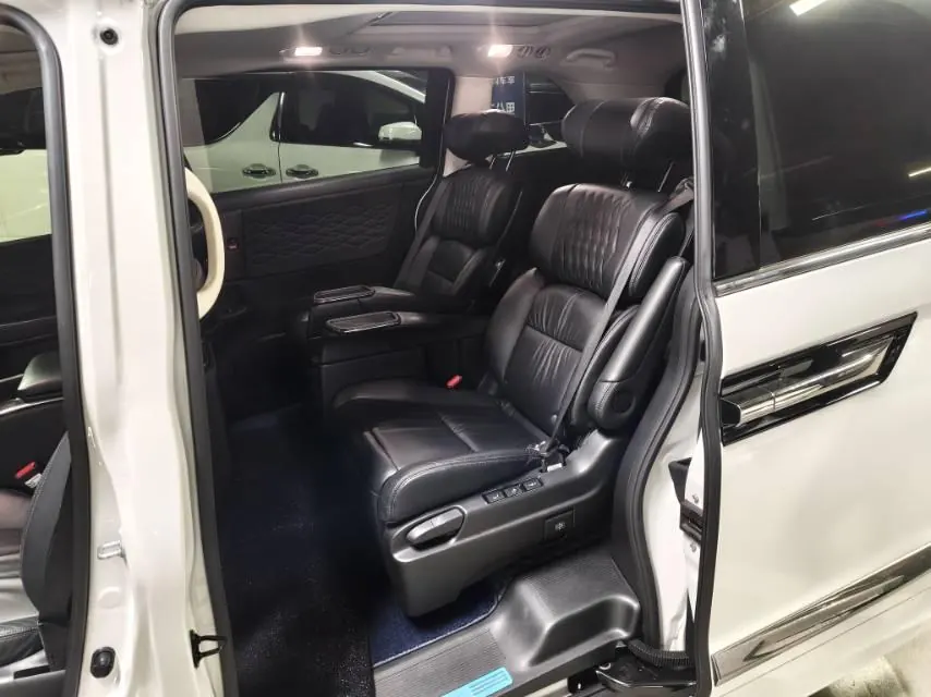 Honda 2022 Ailishen Hybrid 2.0 Stepless Deluxe Automatic Gear 3