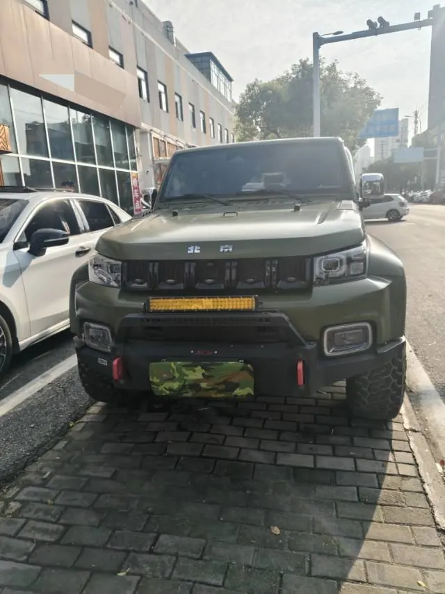 Beijing 2021 BJ40 2.0T four-wheel drive blade hero version chivalrous automatic gear 2