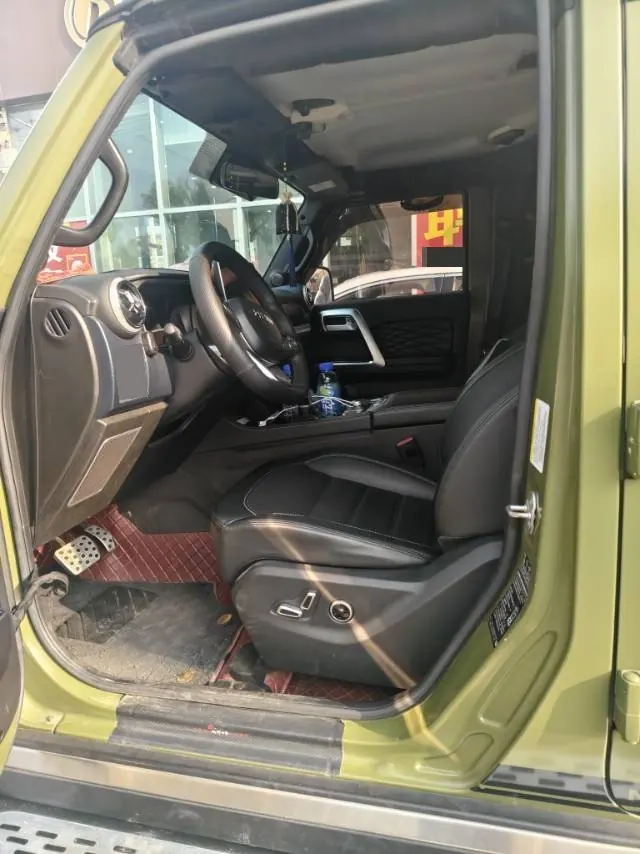 Beijing 2021 BJ40 2.0T four-wheel drive blade hero version chivalrous automatic gear 4