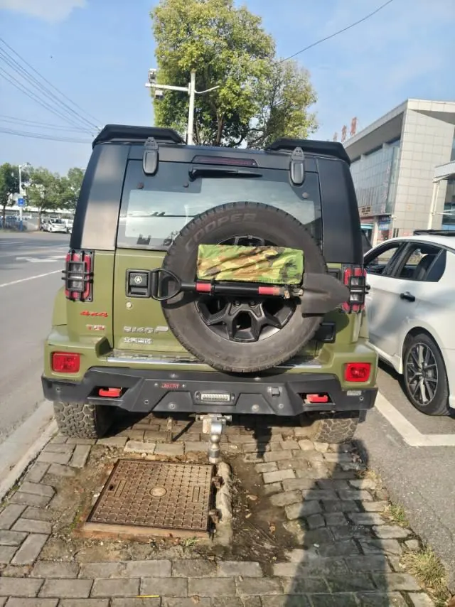 Beijing 2021 BJ40 2.0T four-wheel drive blade hero version chivalrous automatic gear 5