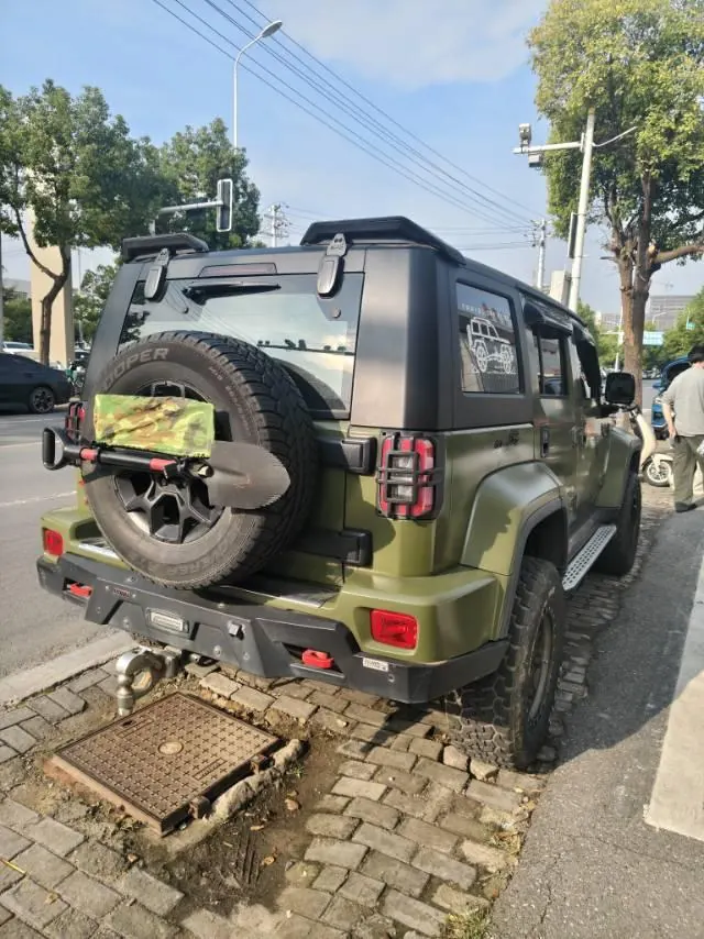Beijing 2021 BJ40 2.0T four-wheel drive blade hero version chivalrous automatic gear 6
