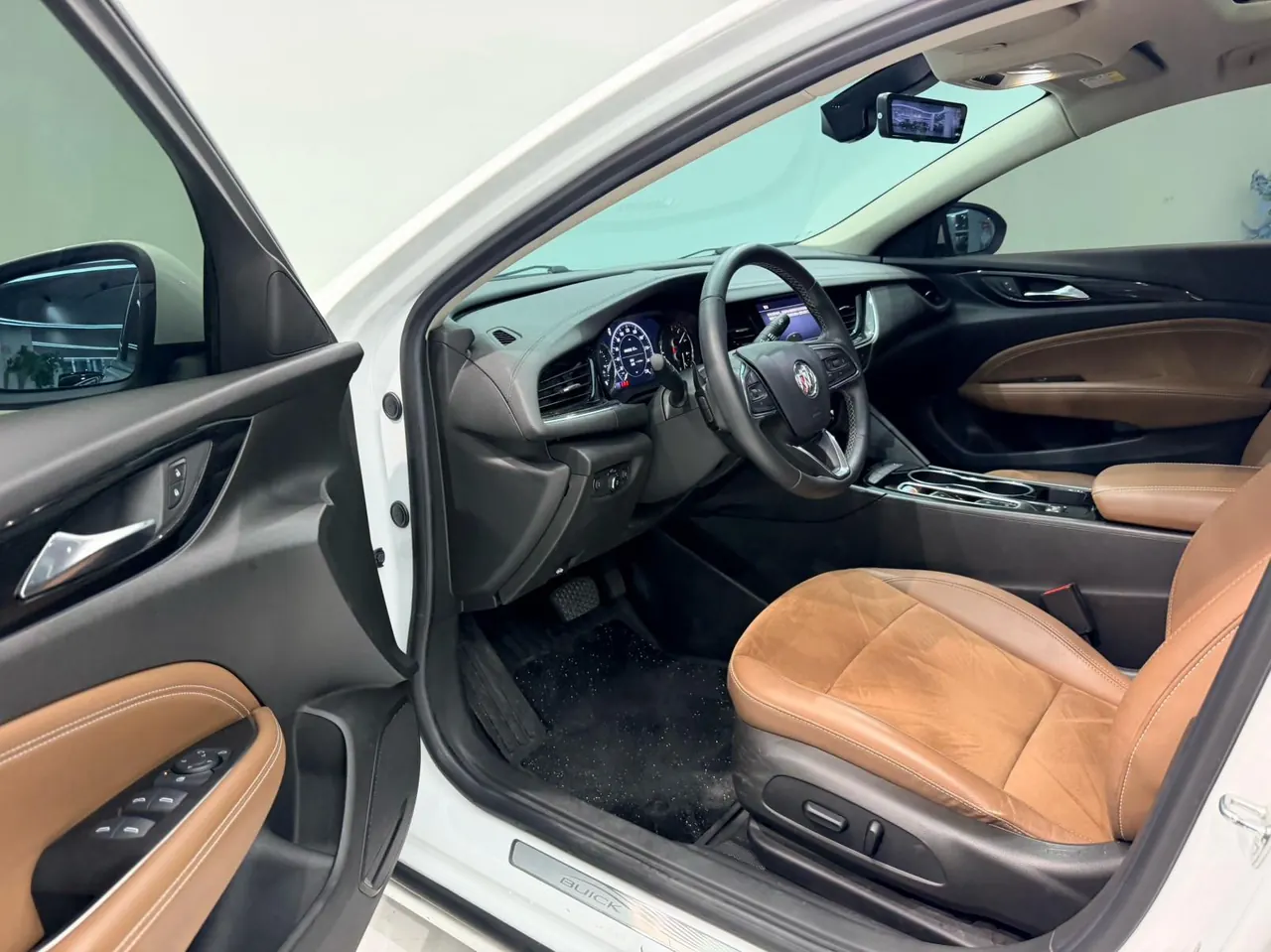 Buick 2020 Regal 1.5T 552T Luxury Automatic Gear 5