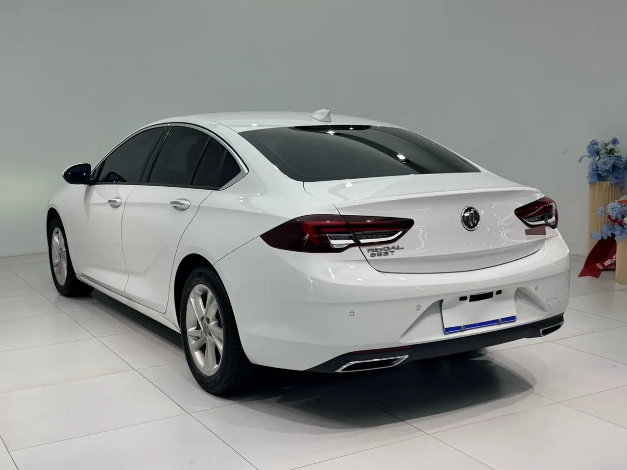 Buick 2020 Regal 1.5T 552T Luxury Automatic Gear 9