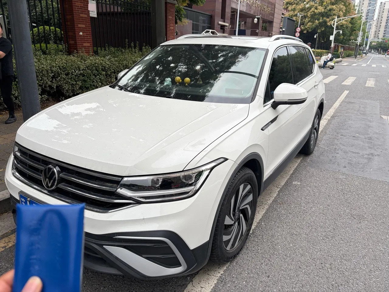 Открыть галерею: Volkswagen 2022 Tiguan L 2.0TSI 330TSI Two-Drive Smart Edition Automatic Gear