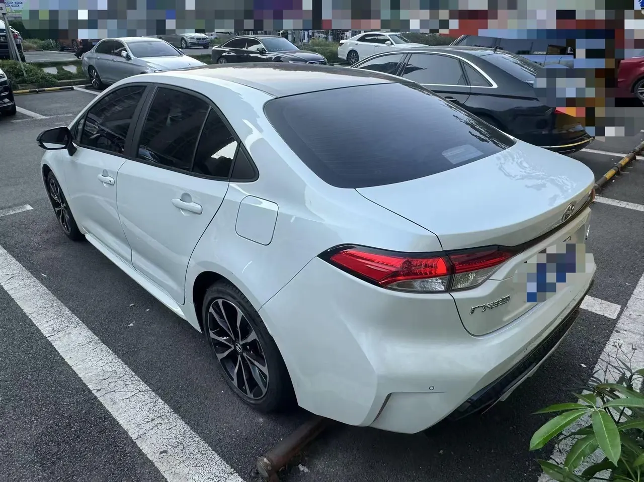Toyota 2022 Lei Ling 1.2T Stepless 185T Sports Edition Automatic Gear 4