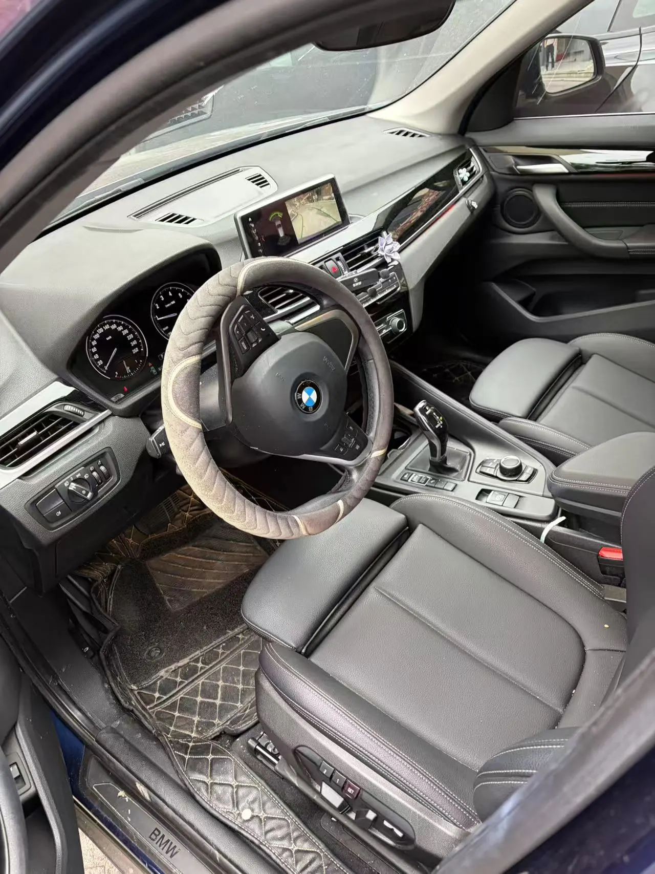 BMW 2020 X1 sDrive20Li 1.5T fashion automatic gear 2