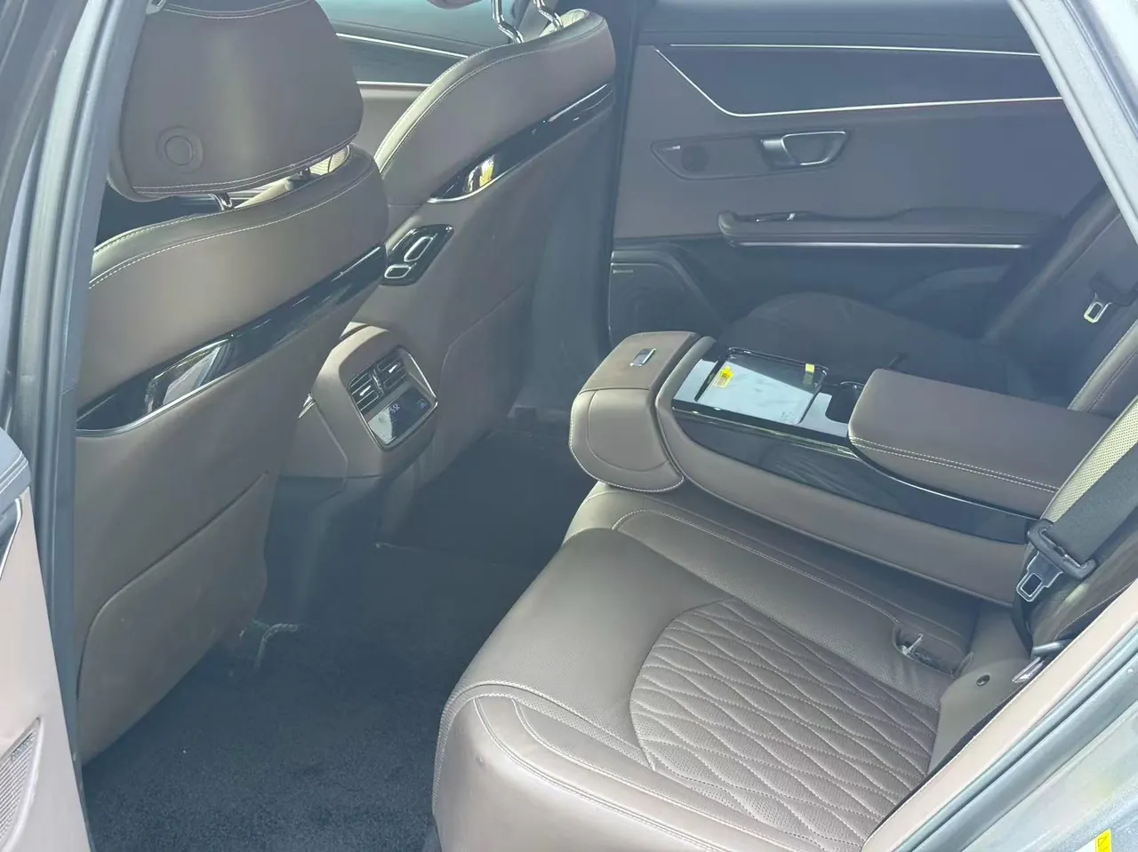BYD 2020 Han four-wheel drive high-performance flagship automatic gear 8