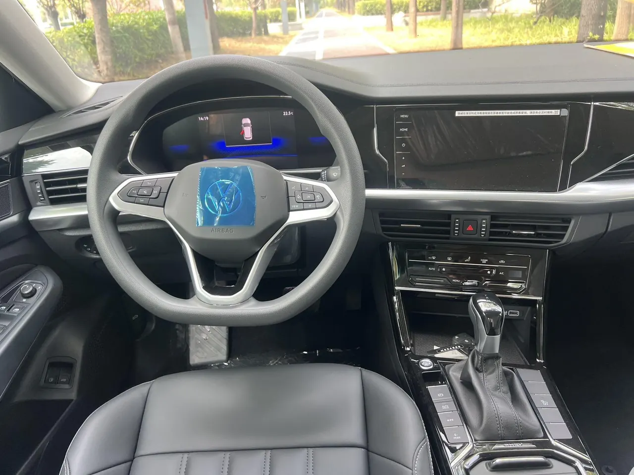 Volkswagen 2025 Passat PHEV 1.4T 430 Business Edition Automatic Gear 9