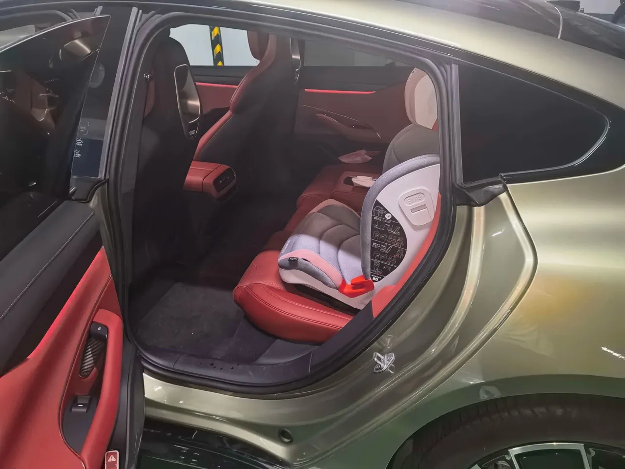 MI 2024 SU 7 830km Rear Drive Ultra Long Endurance High-end Smart Drive Pro Edition Automatic Gear 5
