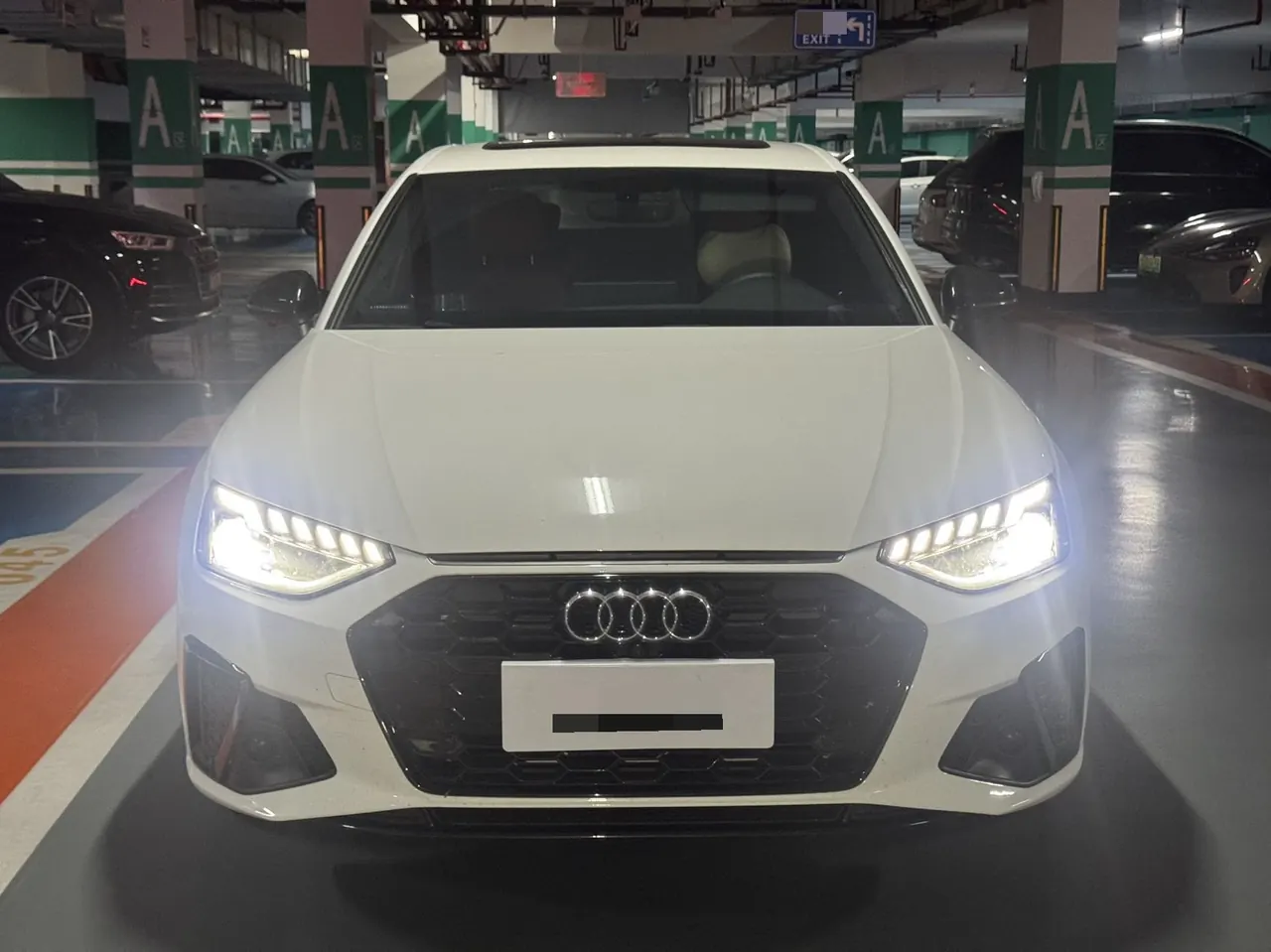 Audi 2024 A4L 2.0TFSI 40TFSI Deluxe Dynamic Automatic 2