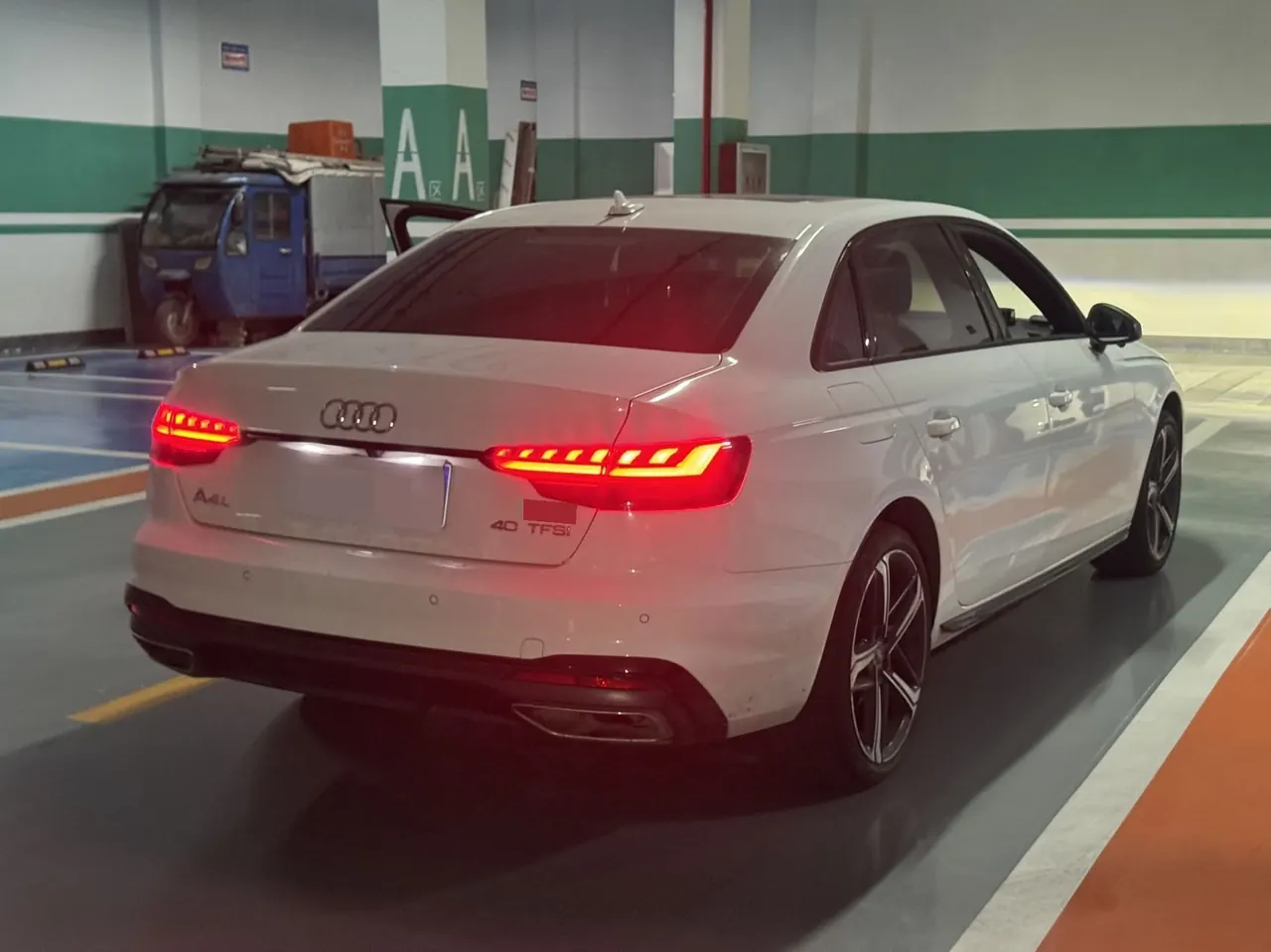 Audi 2024 A4L 2.0TFSI 40TFSI Deluxe Dynamic Automatic 3