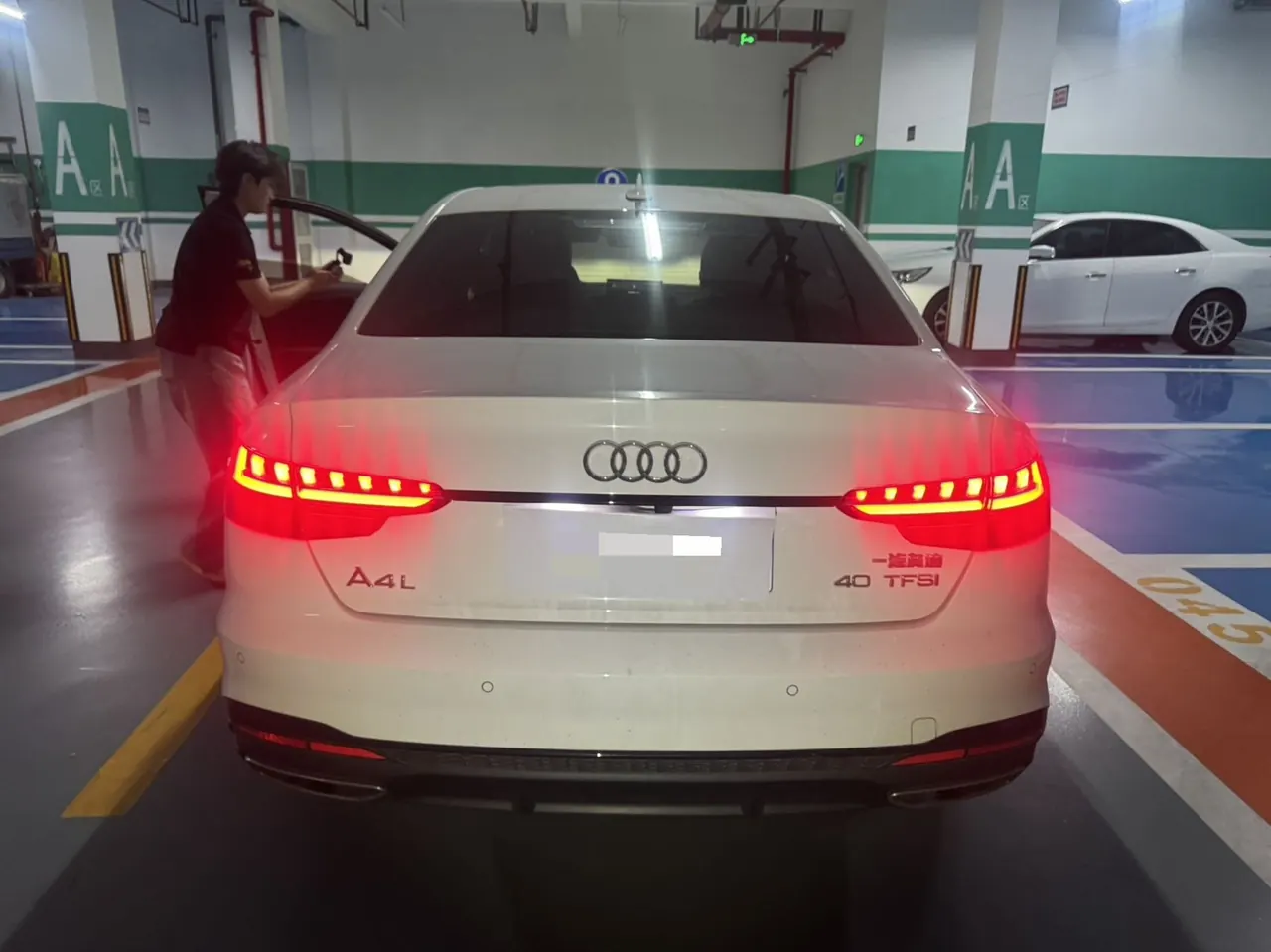 Audi 2024 A4L 2.0TFSI 40TFSI Deluxe Dynamic Automatic 4
