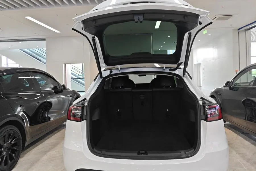 Tesla 2024 Model Y rear-wheel drive version automatic transmission 5
