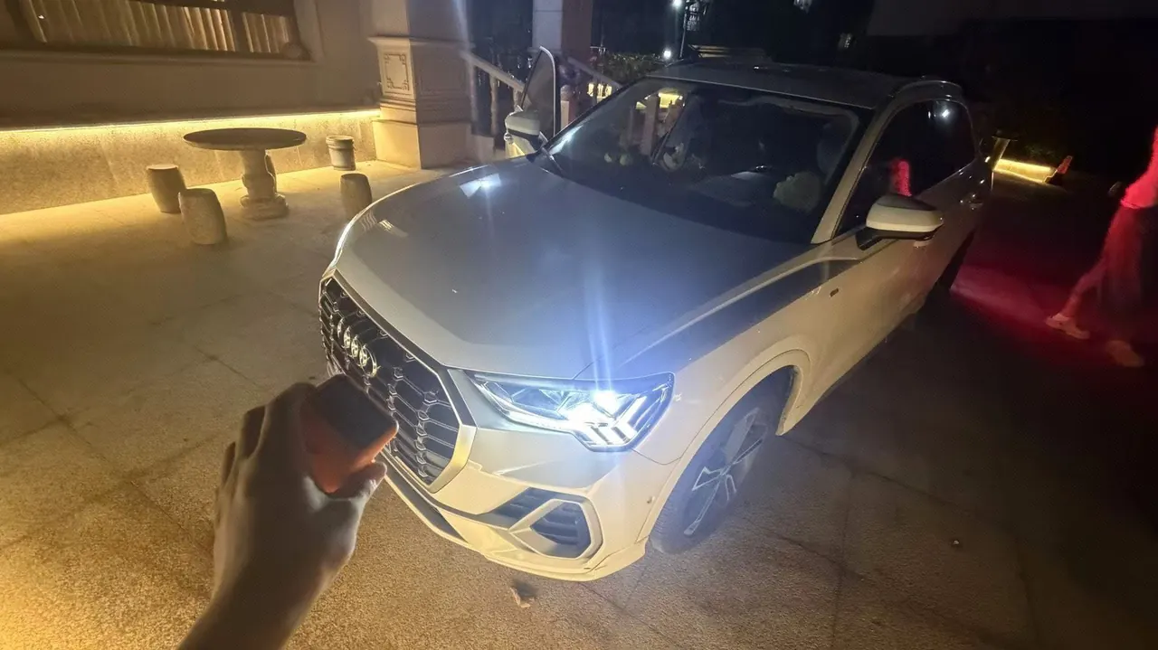 Открыть галерею: Audi 2020 Q3 2.0TFSI 45TFSI Quattro Deluxe Dynamic Automatic