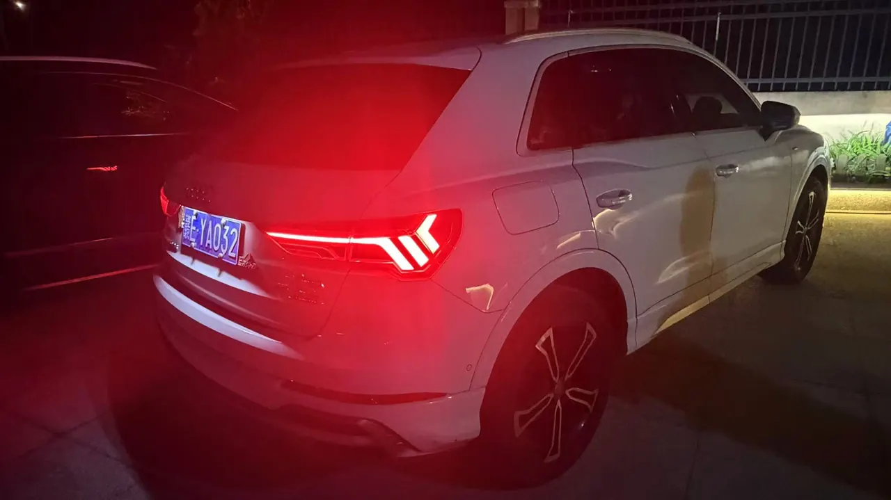 Audi 2020 Q3 2.0TFSI 45TFSI Quattro Deluxe Dynamic Automatic 5