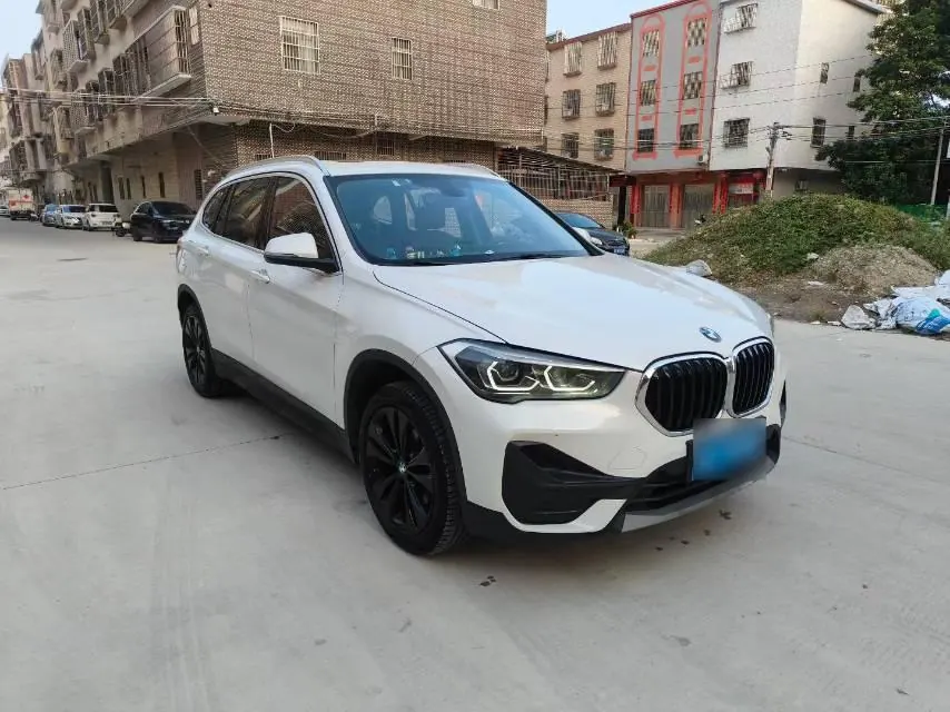 BMW 2020 X1 sDrive20Li 1.5T fashion automatic gear 2