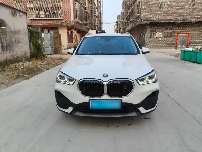 BMW 2020 X1 sDrive20Li 1.5T fashion automatic gear 3
