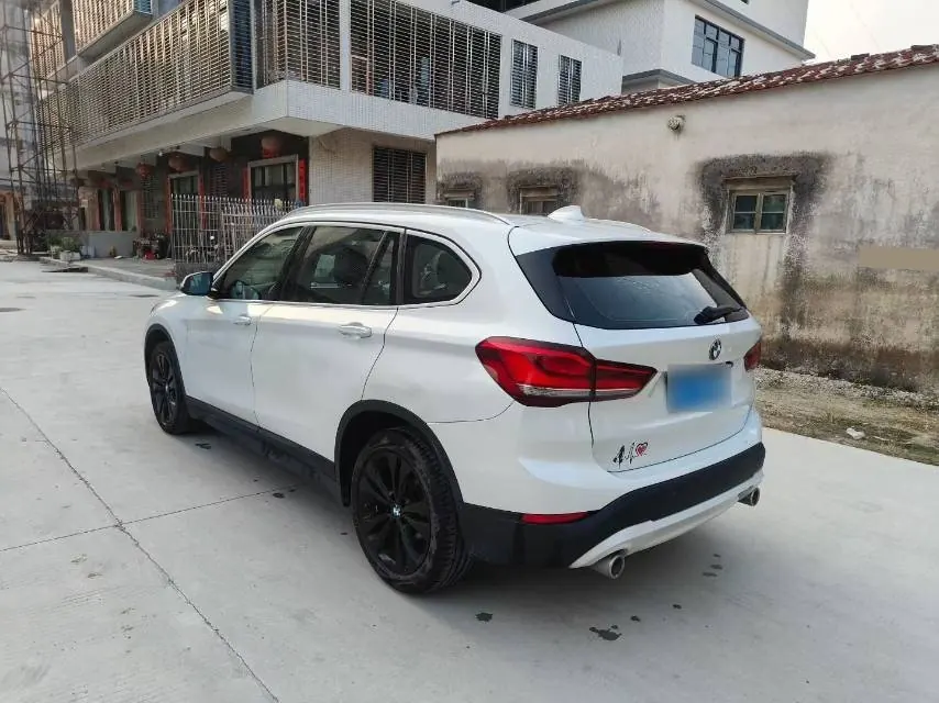 BMW 2020 X1 sDrive20Li 1.5T fashion automatic gear 8