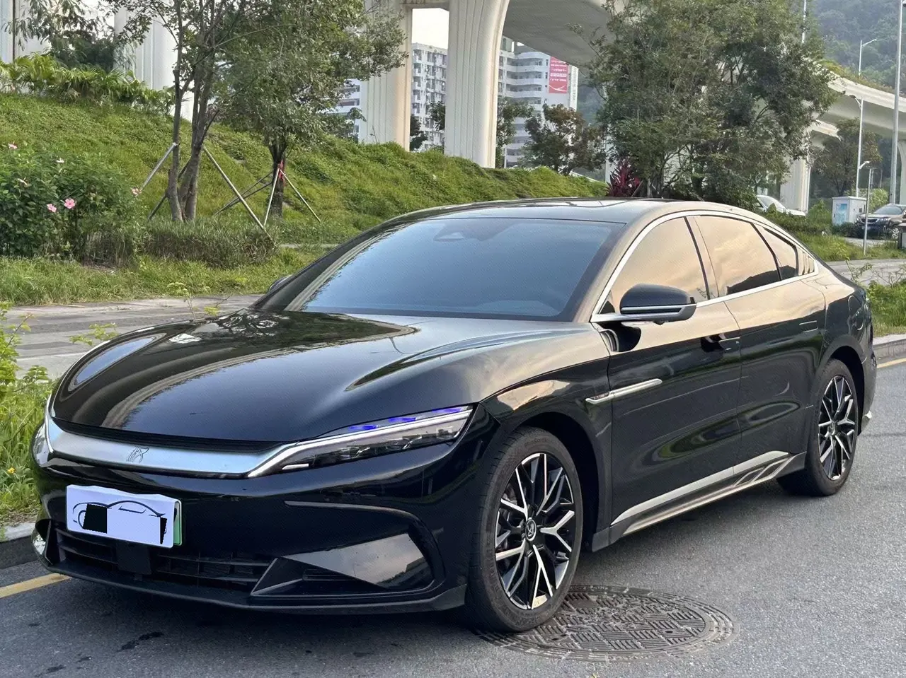 Открыть галерею: BYD 2025 Han DM-i 1.5T stepless 125KM noble automatic gear